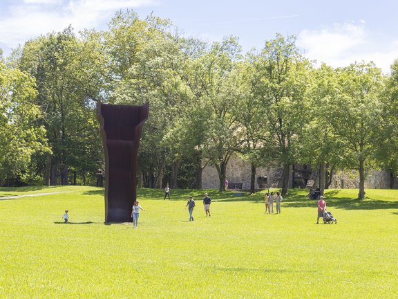 Chillida Leku garden and the sculpture "Searching for Light" by Eduardo Chillida